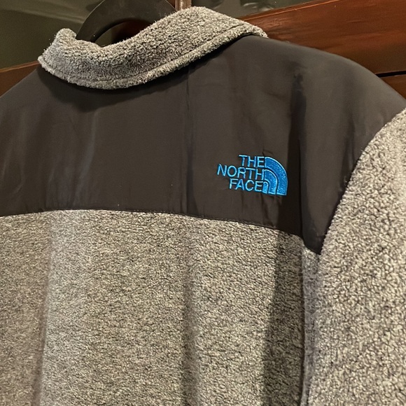 The North Face boys/youth jacket, Size XL - Picture 8 of 11